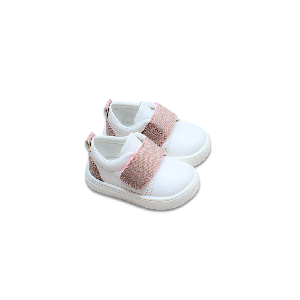 34 glittery baby's shoes - Image 1
